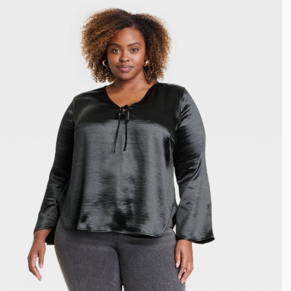 #2690 Ava & Viv Black Satin Flared Sleeve Top - Picture 1 of 7